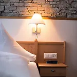 Hotel Truebsee - Accessible Only By Cable Car Engelberg