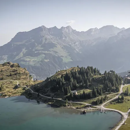 Truebsee - Accessible Only By Cable Car Готель Енгельберг