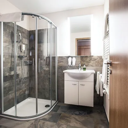 Otel Truebsee - Accessible Only By Cable Car Engelberg