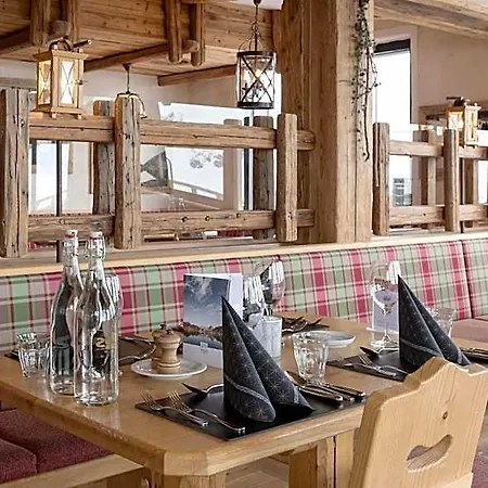 Truebsee - Accessible Only By Cable Car 3* Engelberg