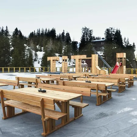 Отель Truebsee - Accessible Only By Cable Car 3*