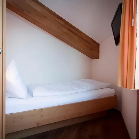 Truebsee - Accessible Only By Cable Car 3* Энгельберг