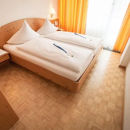 Truebsee - Accessible Only By Cable Car 3* Энгельберг