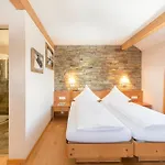 ホテル Truebsee - Accessible Only By Cable Car 3*
