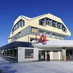 ホテル Truebsee - Accessible Only By Cable Car 3*
